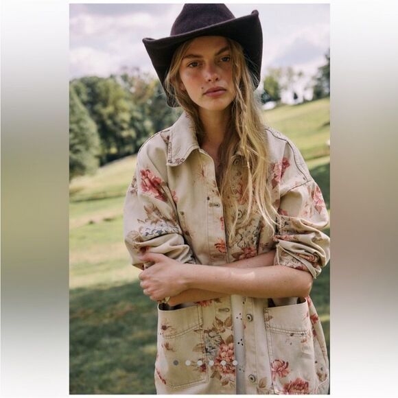 Free People NWOT Avery Printed Denim Jacket Size XS in Exploded Floral - Picture 1 of 7